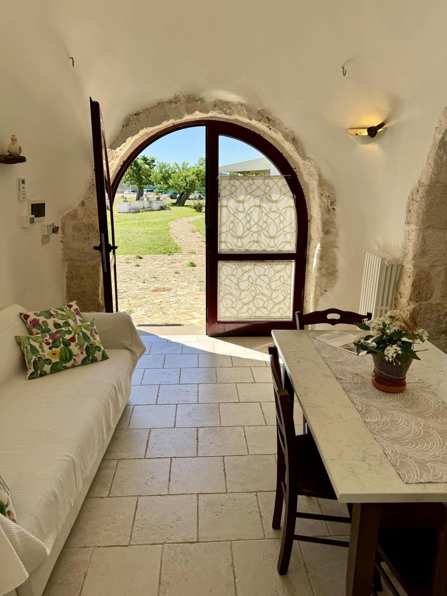 Masseria Ferri Остуні Екстер'єр фото